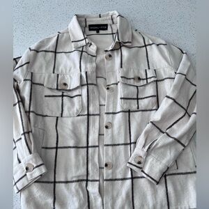 Kendall & Kylie Cream and Black Plaid Over-shirt Flannel Fits like Medium